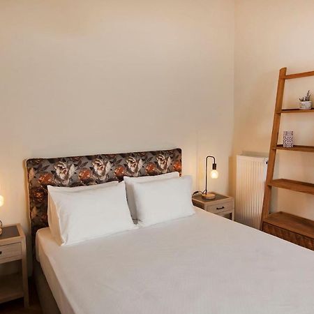 Pagrati Hilton Location Bentzi Family Suite 5 Афины Экстерьер фото