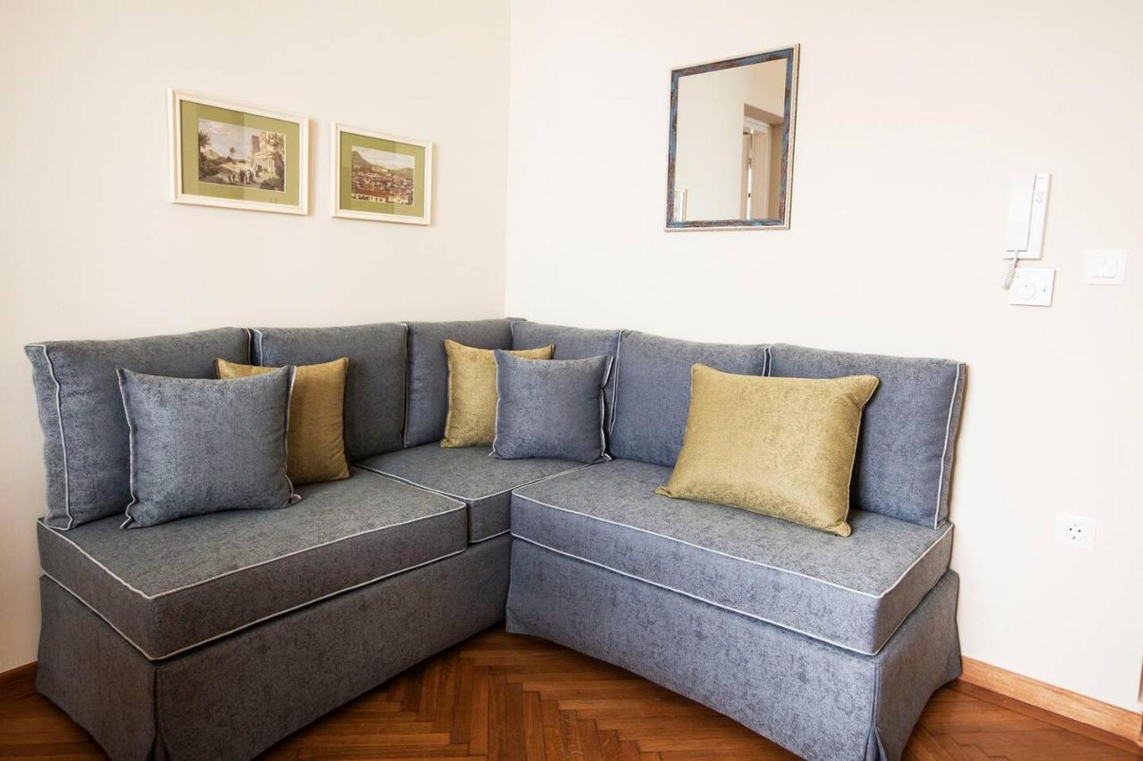 Pagrati Hilton Location Bentzi Family Suite 5 Афины Экстерьер фото