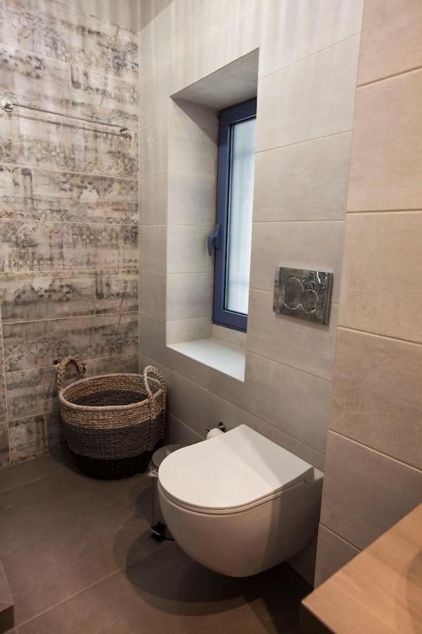 Pagrati Hilton Location Bentzi Family Suite 5 Афины Экстерьер фото