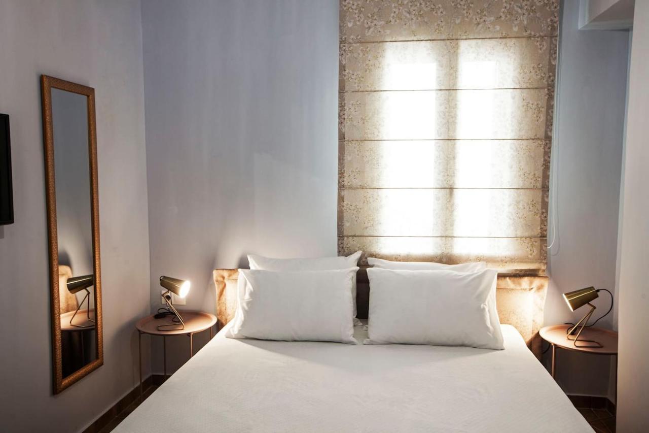 Pagrati Hilton Location Bentzi Family Suite 5 Афины Экстерьер фото